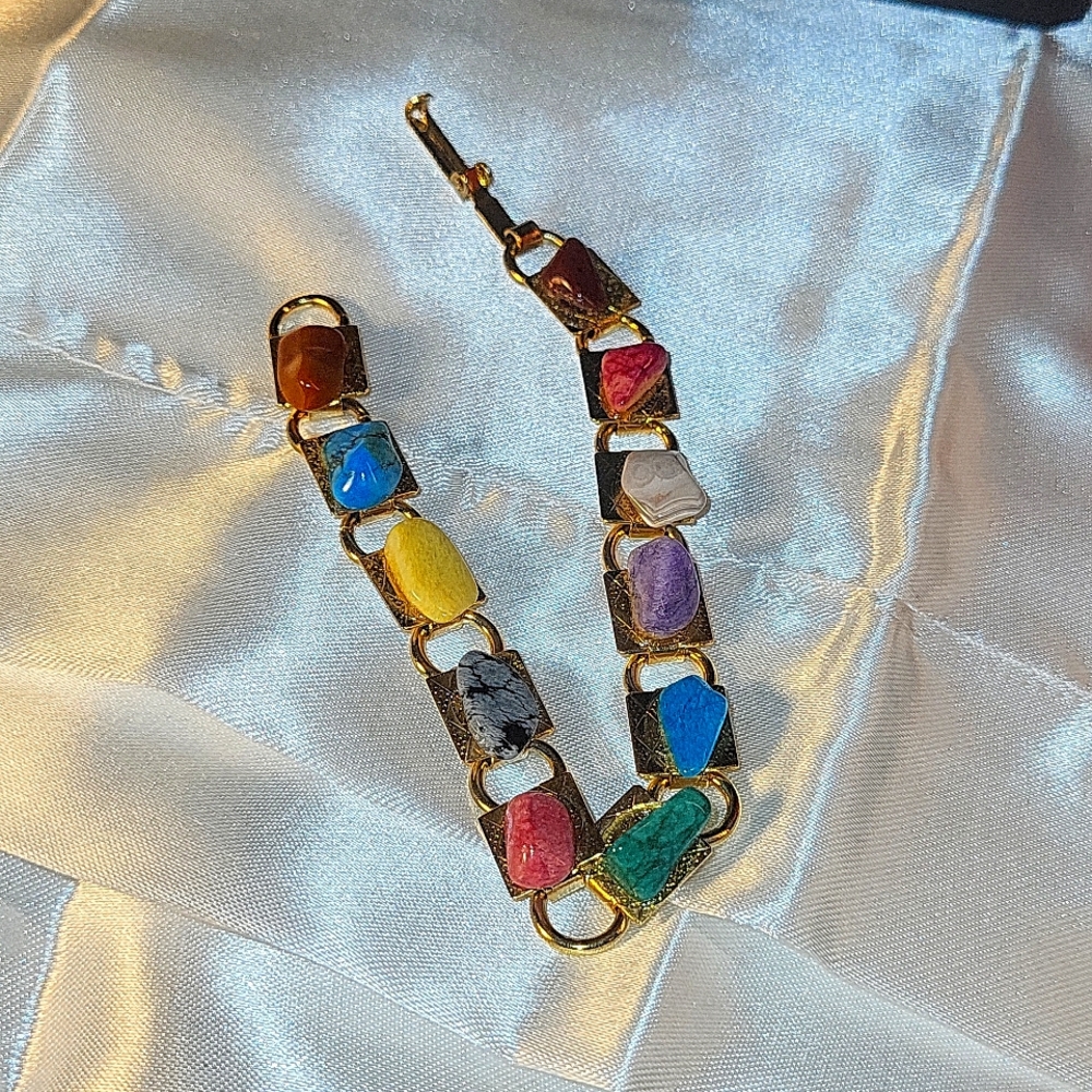 124. Tumbled Gemstone Goldtone Bracelet, 7"